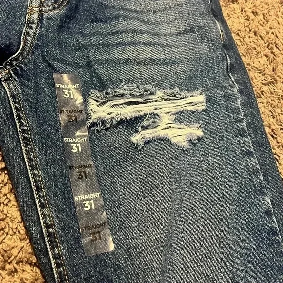 Brand New Men’s distressed Straight leg Forever 21 Jeans Size 31 - Picture 3 of 6
